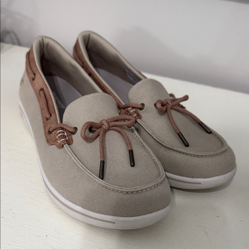 Sperry styler sketchers arch fit Beige and Brown Loafers boat shoes